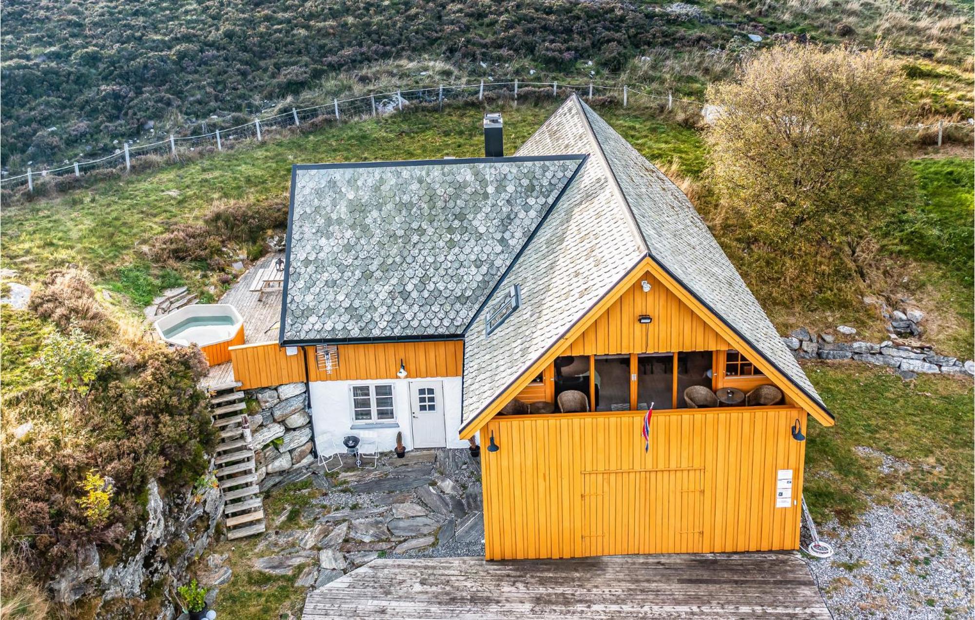 Awesome Home In Kvamsoy With Jacuzzi Sandvik  Exterior foto